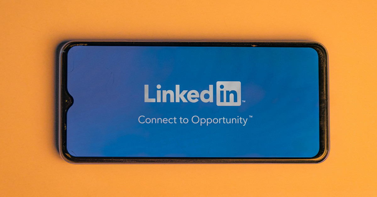 Ali lahko izvajate ponovno trženje na LinkedInu?